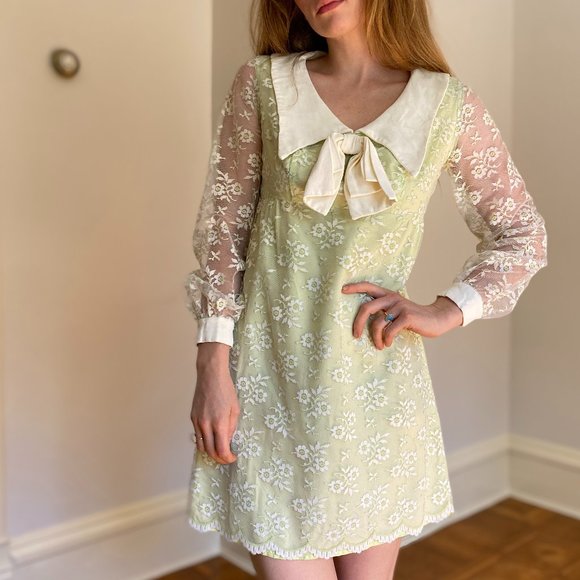 Vintage Dresses & Skirts - Vintage 1960s Anita Of California Lace Bow Green Mini Dress